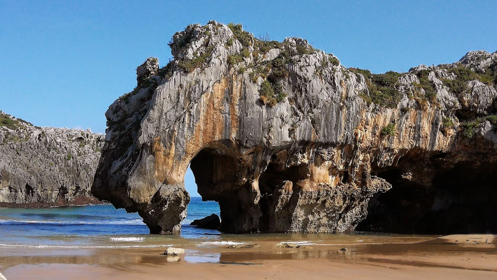 Rocks on a beach by the ocean