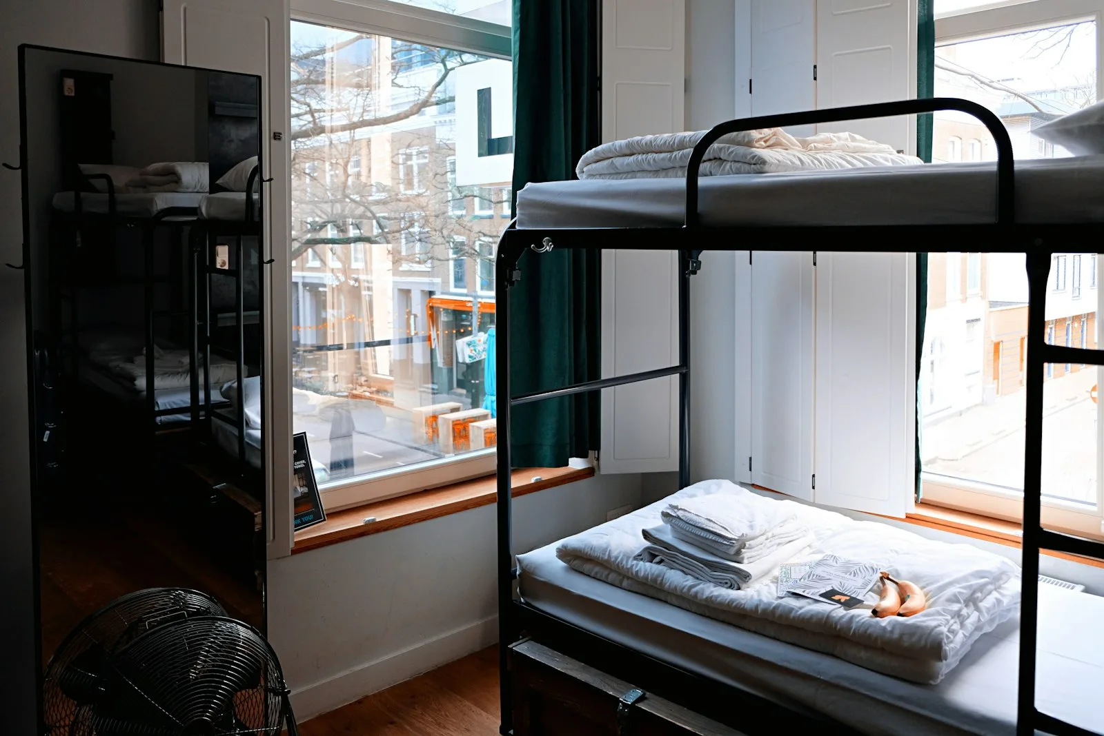 Black metal bunk beds